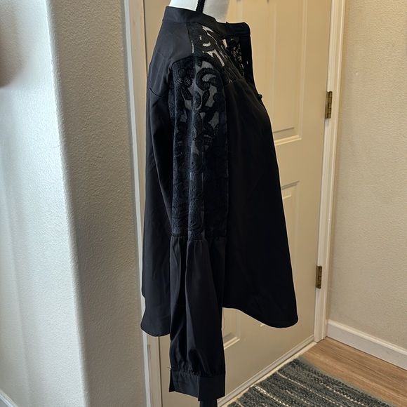 Women's Plus Size Lace Lantern Sleeve Blouse - Picture 4 of 9